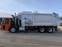 Load image into Gallery viewer, 2007 CCC LOW ENTRY - GARBAGE PACKER