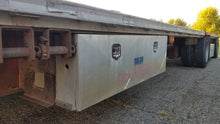 Load image into Gallery viewer, 2002 Fontaine Infinity 48 ft. Step Deck Trailer
