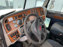 Load image into Gallery viewer, 2008 Peterbilt 384
